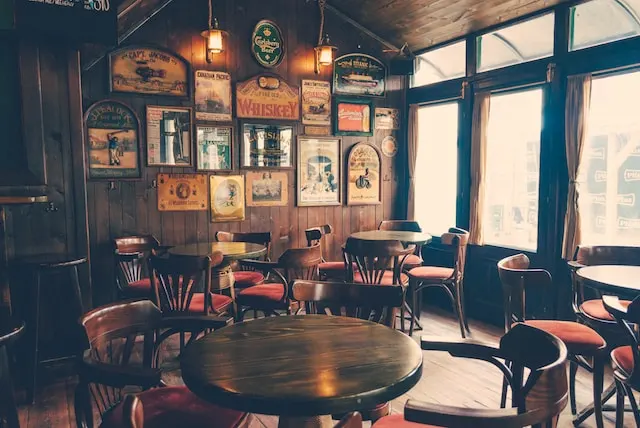 Traditional-English-PubThe-image-is-sourced-from-the-internet
