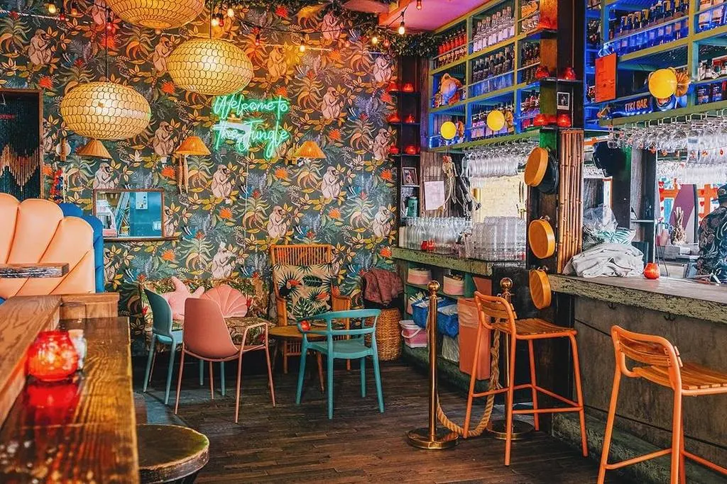Tropical-Tiki-Bar